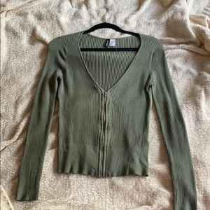 H&M Divided V-Neck Front ZIP Sweater